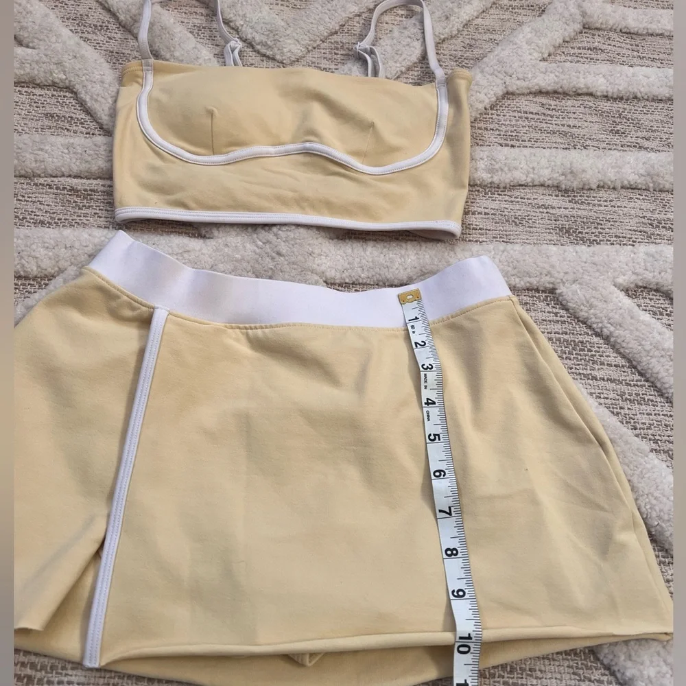 Set! ALO Outfit Streamlined Airbrush Bra Tank XS & skirt XS Warm Butter & White